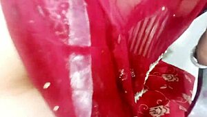 धोती में तलवार डालकर मुस्लिम भाभी की बड़ी गांड कुर्सी पर चोदी