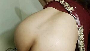 धोती में तलवार डालकर मुस्लिम भाभी की बड़ी गांड कुर्सी पर चोदी