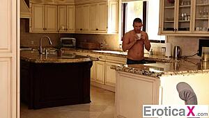 Scarlett alexis, the lusty babe, finally gets her roommate's big cock