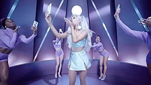 ariana grande focus on petite beauty