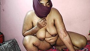 bhabhi shaves hair to suck dick easily!