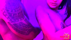 naughty black guy entered my bath and ate me with his big hand