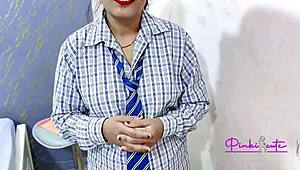 टीचर छात्र के मुंह में कम करता है पीओवी ब्लो जॉब के दौरान, वाह! 😲