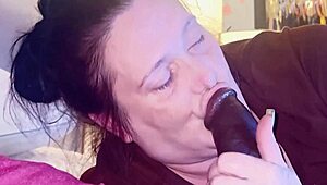 Hot Thick Midget Suck And Slurping On BBC In Bedroom