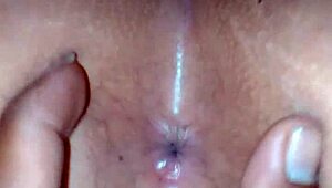 बीवी मास्टर के लिए ऑल फॉर्स पर पसी और गैंड दिखाती है