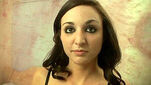 Jenny welch wannabe gives pov lap dance!