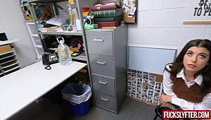 Innocent schoolgirl sneaks with security guard for a wild time in back office