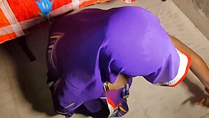 फ्रेंड, आज मुझे हार्ड फक करना है। मैं तुम्हें टॉप पर राइड करूंगी बिना रुके।