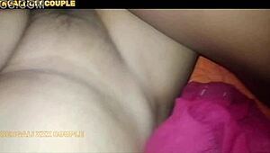 मैं अपनी सौतेली बहन के साथ होटल रूम शेयर करता हूं, बंगाली कपल फैमिली थेरेपी में