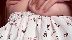 Very Beautiful Girl Fingers Her Natural Pussy