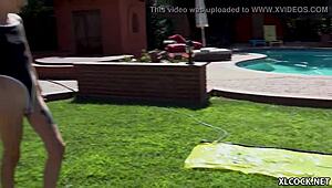 एडोरेबल इनोसेंट टिनी 18+ होल केट ब्लूम बीबीसी से आउटडोर्स में प्लाउड