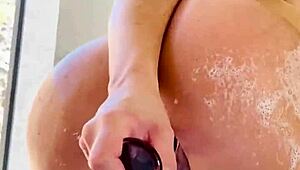 do you see savannah storm fucking her dildo in the tub?