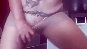 Dancing With Sexy Moves