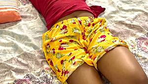 पड़ोसी से चीनी मांगी तो उसने चूत चोद दी