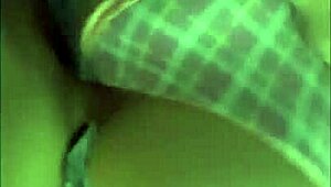 la secretaria putita se deja coger por aumento de sueldo