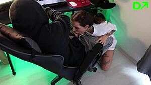 hey, my sexy stepsister keeps distracting me from trading lessons