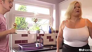 fat mature cougar banged hard from behind 😈