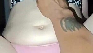 chupando las tetas spanking de la mama de mi novia y corriendome en su boca