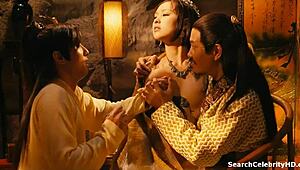 सेक्स एंड जेन 2011 मिल्फ ब्रूनेट बिग टिट्स शो करती है 🔥