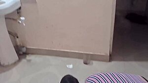 देसि यंग 18+ इंडियन लड़की, क्या तुम उस गीली चूत के लिए लंड तरस रही हो?