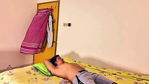 एक्सट्रीम टाइट गैंड वाली एंग्री आंटी नेबर बॉय को वाइल्ड रोमांस में राइड करती है