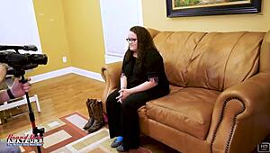 i watch harper b suckin a hard cock n get her pussy fuckd