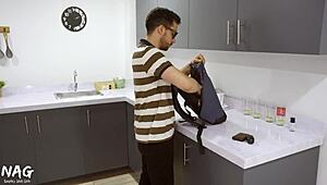 Thieves dress as strippers to trick landlord