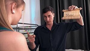 रशियन हॉस्टल टीन 18+ आर्टेया को मॉर्निंग बीबीसी की जरूरत है, ओप्स!