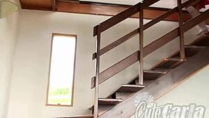 क्यूट कार्ला ने स्टॉकिंग्स में ऊपर चूत जोरदार उंगली की ऑर्गेज्म