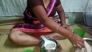 आंटी की सौतेले भाई के साथ हार्डकोर सेशन बालों वाली चूत को इंटेंसली रिवील करती है