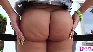 blonde britney amber wants to get fucked in her dirty little 18+ hole