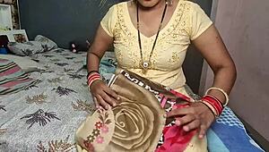 आशिश की स्टेपमॉम अकेली घर पर क्रिम्पाइड होती है डर्टी हिंदी टॉक के साथ