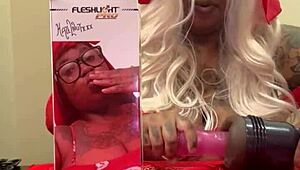 spreading this pussy all 2025