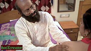 भाभी अंत में लंबे दिनों के बाद गांव के डॉक्टर के साथ असली एक्शन पाती है