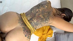 देसी कोलंबियन कुंवारी हिंदी सौतेले पिता निक्स इंडियन द्वारा ली गई