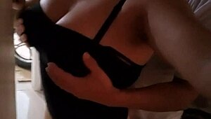 este secreto es nuestro, no le digas a tu padrastro, ok?