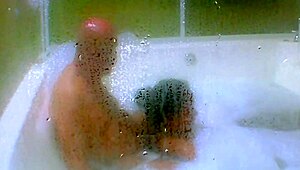 preview of cummin in my jacuzzi with agarabas n olpr