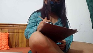 My Husband Is Useless at Fucking Me After Work, So I Masturbate