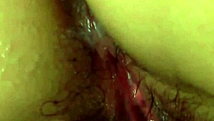 Japanese babe enjoys relaxing bath massage