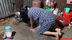 विलेज गर्ल बेस्ट डॉगीस्टाइल बैंगिंग रैंच पर