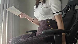 Reading at home, got so horny I started touching myself. This curvy big-ass girl couldn’t resist!