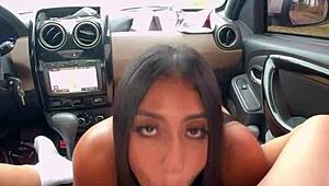 un desconocido me convencio de follar en su auto en publico