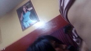 Emo girl loves sucking dick 😏