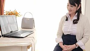 Kyoko Harada, a sixty-year-old wife, returns for another wild group session with amateurs.