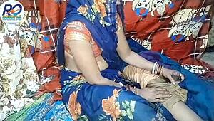 Episode 1 Desi Rashi Aunty ke saath awesome first Hindi audio mein saree uthakar fingering shuru ki, shaved pussy roleplay