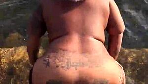 hazelnutxxx shakes her wild ass in the wild on fulltube.xxx