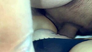 jefe se corre dentro de mi esposa y luego me pide follar a la suya en fantasía swinger