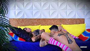 मेरे स्टेपफादर ने कहा, मैंने तुम्हें पॉर्न देखकर मस्तरबेट करते हुए पकड़ा, अब डॉगीस्टाइल में फक करते हैं