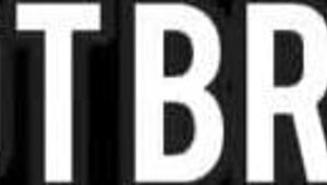 massagista gostosa deepthroats big cock until gagging on client