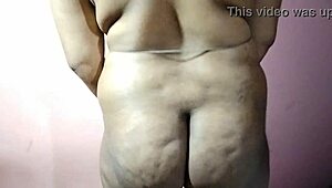 गर्लफ्रेंड की बड़ी गंद और बड़ी छाती